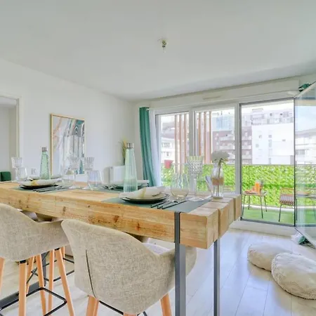 T2 Luxe Proche Paris Terrasse Parking Prive Apartment