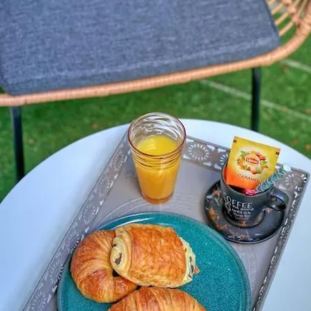 T2 Luxe Proche Paris Terrasse Parking Prive Apartment